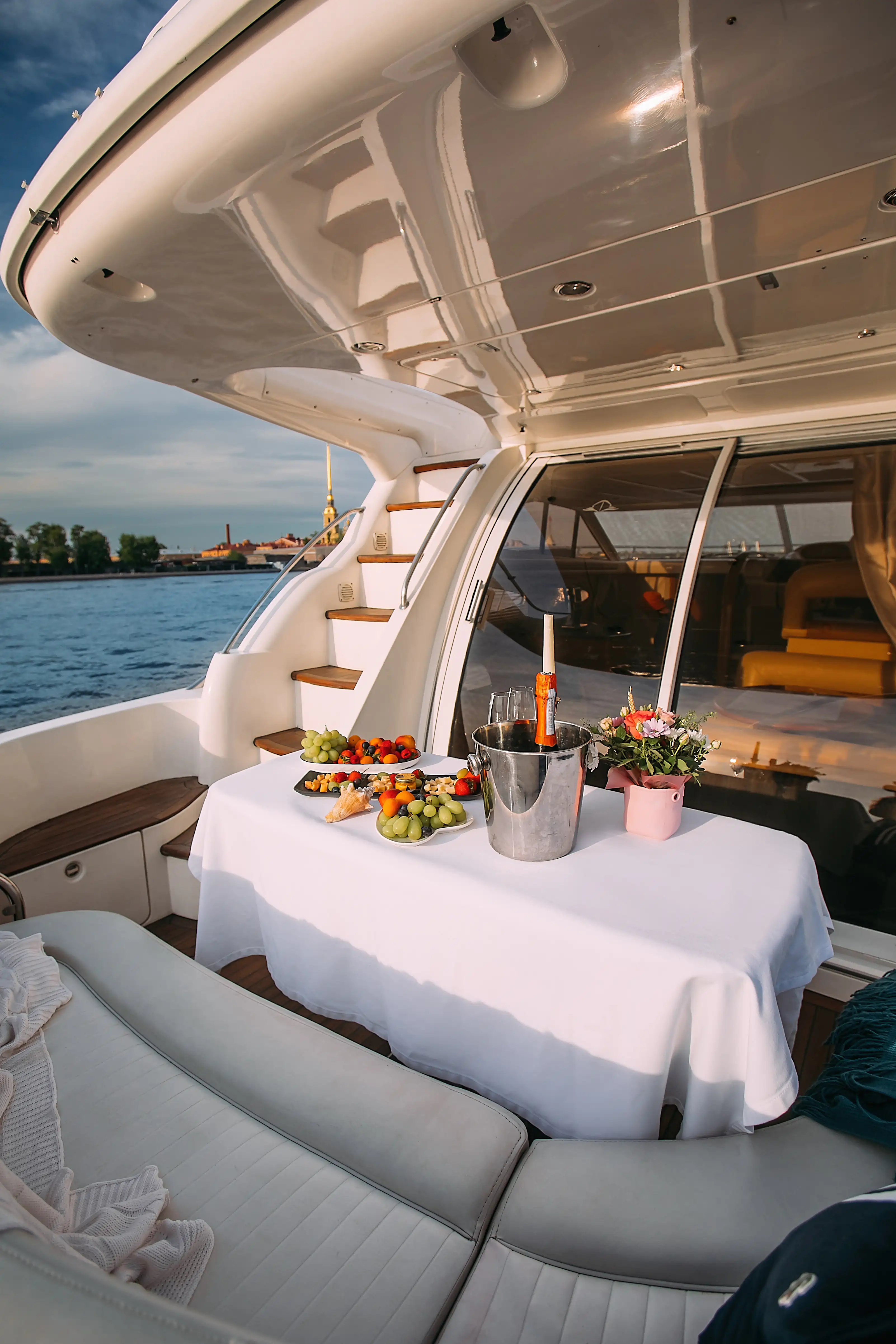 Яхта Sealine 39 AMO image- 14